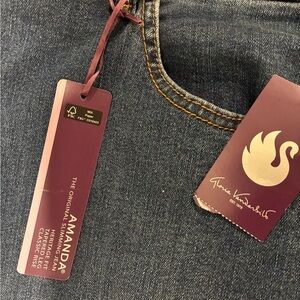 Gloria Vanderbilt Amanda Jeans in Deep Blue